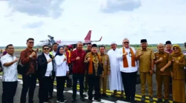 Penerbangan perdana Batik Air di Bandara Muara Bungo dihadiri pejabat. (Foto: Ist)
