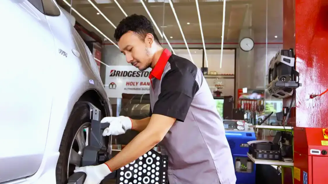 Tips Road Trip Aman Saat Libur Sekolah, Cek Kendaraan dan Ban Sebelum Berangkat. (Foto :Bridgestone) 