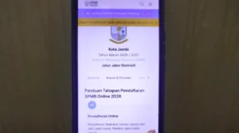 Website SPMB SMP Kota Jambi yang bisa dibuka menggunakan handphone (Foto: Tatik Wijaya/RRI)