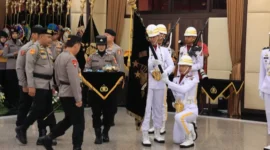 Kapolri Jenderal Polisi Listyo Sigit Prabowo saat prosesi Penyucian Panji Rastra Sewakottama (Foto: Dok. Humas Polri)
