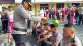 Prosesi kenaikan pangkat jajaran polres Kerinci (Foto: Desi Hermila/RRI)