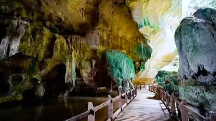 Goa Batu Kapal Solok Selatan (Foto: Ist)