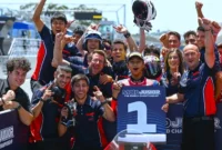 Selebrasi Kiandra Ramadhipa bersama tim usai finis P1 di Sirkuit Estoril, Portugal. (Foto: dok. honda/medcom)