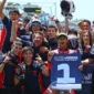 Selebrasi Kiandra Ramadhipa bersama tim usai finis P1 di Sirkuit Estoril, Portugal. (Foto: dok. honda/medcom)