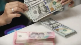 Dolar AS Tembus Rp18.000, Rupiah Tertekan di Awal Juni 2026 (Foto: Himawan L. Nugraha/Bisnis)