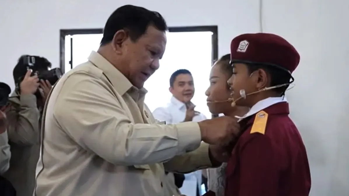 Prabowo Pendidikan Jadi Kunci Kesejahteraan, Pembangunan Sekolah Rakyat Harus Dipercepat (Foto: merdeka)