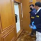 Temuan brankas tersembunyi di sebuah rumah di Sentul, Bogor terkait kasus korupsi PLN-Asabri, Rabu (8/7/2026).( Foto: Dok. Polda Metro Jaya)