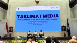 Acara Taklimat Media Penyelenggaraan Sekolah Nasional Terintegrasi (SNT), Gedung Kemendikdasmen, Jakarta, Senin (20/7). (Foto: Kevin Daniel/kumparan)