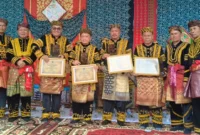 lembaga adat menganugerahkan gelar kepada sejumlah kepala daerah (Foto: Pariwarajambi)