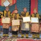 lembaga adat menganugerahkan gelar kepada sejumlah kepala daerah (Foto: Pariwarajambi)