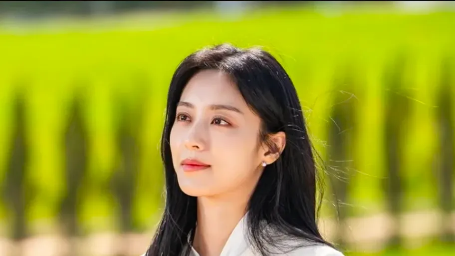 Kang Min-ah dalam drama Korea Love in Sync (Foto: IMDb)