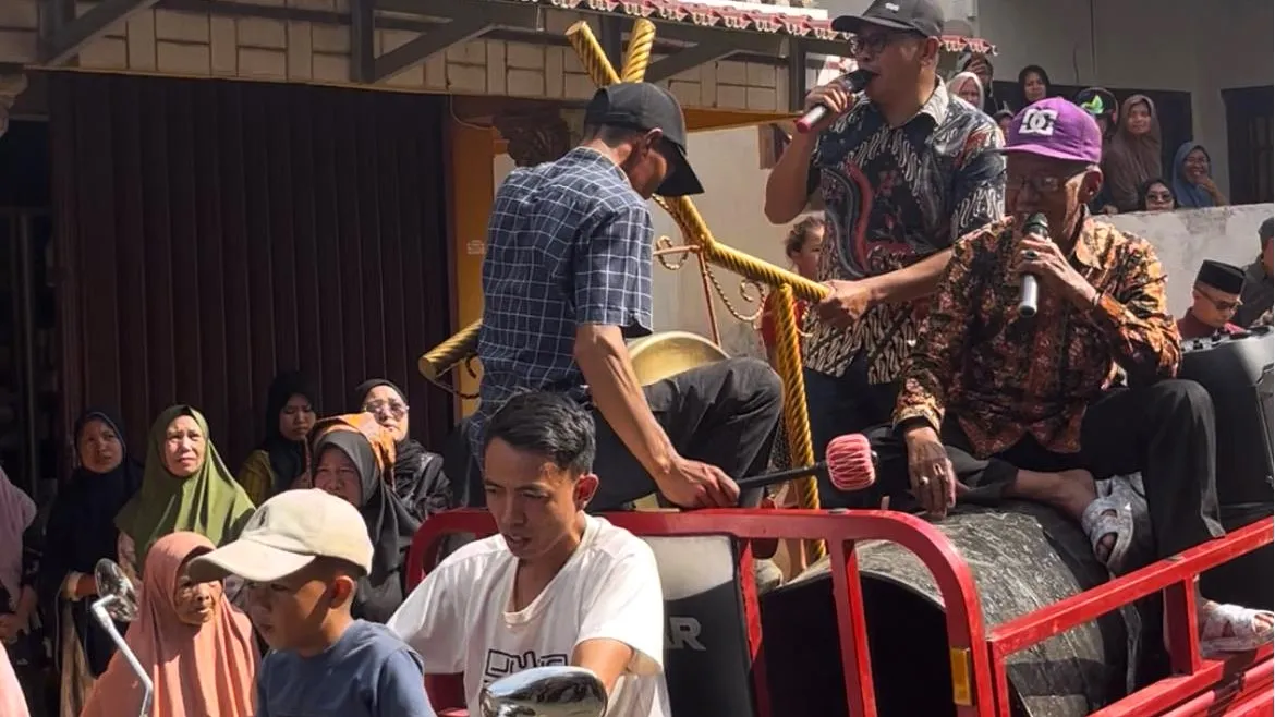 Nyerau dan Mendingin Negroi Sambut Kenduri Sko Lima Desa Tanjung Pauh Mudik (Foto: Desi Hermila)