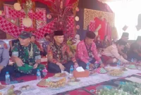 Bupati Monadi Hadiri Kenduri Sko Sanggaran Agung (Foto: Asep Sanjaya)
