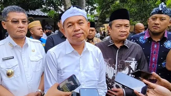 KDM beri tanggapan soal wacana hidupkan SPP di SMA-SMK Jawa Barat. (Foto: Bima Bagaskara/detik)